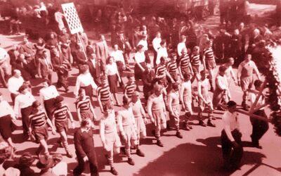 1950 - 1. Mai - "Kampftag der internationalen Arbeiterklasse" - Marsch durch die Stadt - Pflichtveranstaltung für alle Schulen, Betriebe, Vereine usw.