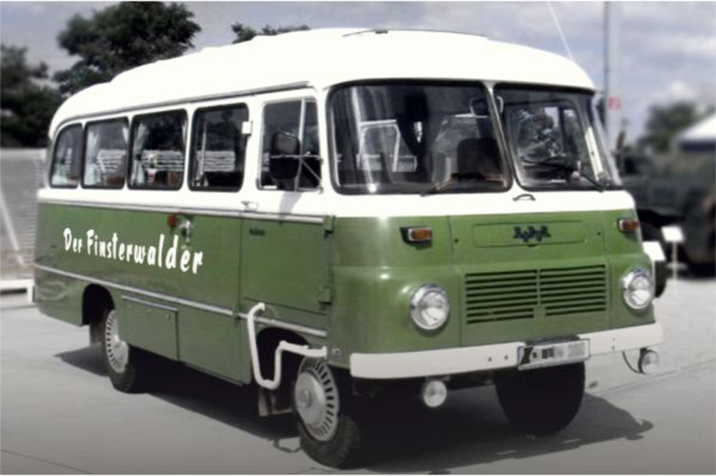 Dieser kleine Bus war schon etwas konfortabler