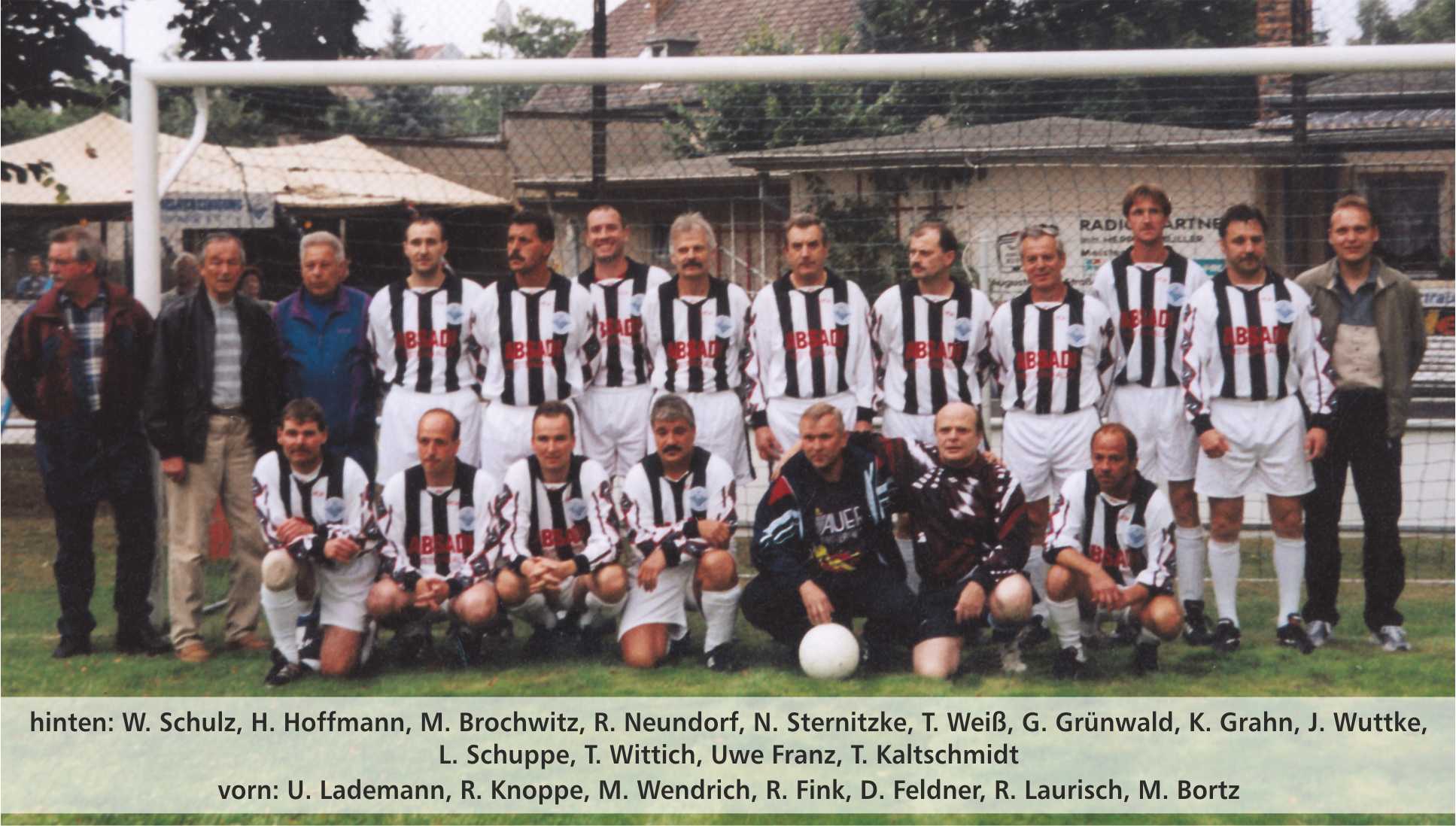 Traditionsteam vor dem Spiel zum Fest