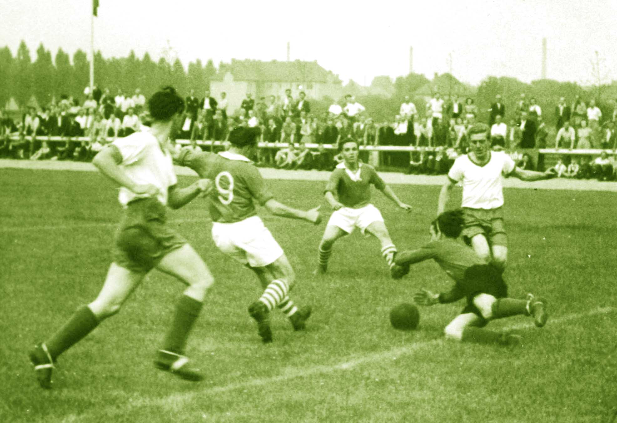 Viele Punktspiele fanden auf dem Rasenplatz im Stadion statt.